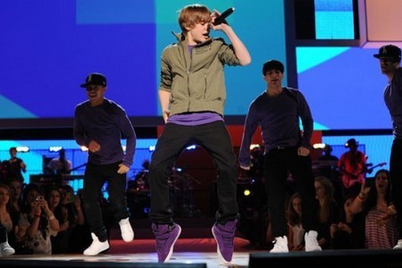 DID u like ther Kids Choice Awards or known as the KCA's when Justin Bieber preformed his hit single "Baby"????? 