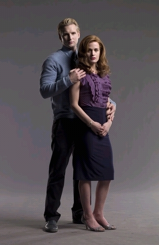  Do u tink there could be a better actor playing Carlisle and Esme???