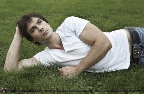  Who else thinks that Ian Somerhalder would play a good Ian in the movie?