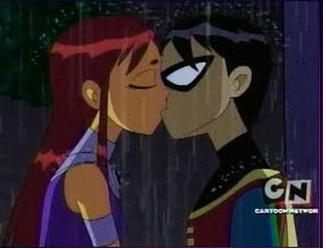  When did Robin&Starfire baciare