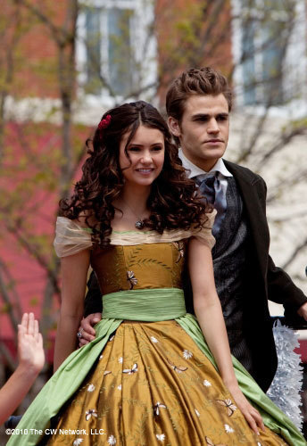 DO YOU GUYS THINK THAT ELENA DReSSING LIKE THIS.. IS GOING TO GET DAMONS ATTENTION??
