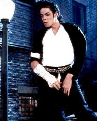  Has anyone heard the song " Morphine " によって Michael Jackson??