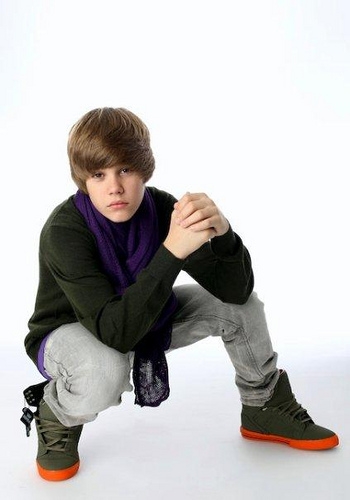  do te think Justin Bieber will quit Canto and find his true Amore o carry on Canto at the same time as dataing someone?