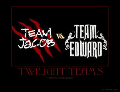  Would 당신 belive me if i told 당신 my cousions went to see eclips when they got to the theater they wittnessed a team edward vs team jacob war the 팬 were actually slapping and cussing at eachother. eventually the theter was 스플릿, 분할 between team edward