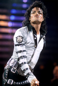  This is my fave album... Then Dangerous & Thriller & History... I amor them all! The Bad Tour outfit I think is the sexiest one I looooove that outfit!!! :D <3
