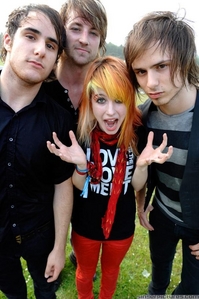What are 10 reasons why you like or love PARAMORE?