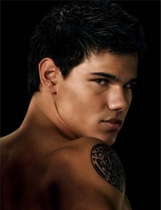  I'm team Jake all the way!!! mga asong lobo are sexier and Jake is damn sexy!!!