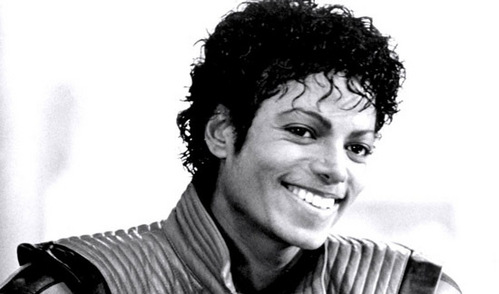 Beautiful smile. Like an angel.
I miss it :( ilu Michael Jackson ♥