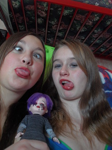  haha mee and my friends areee wEiRd =D (me on the right..i loook baddd in this pic)