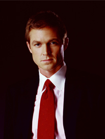 Him. Eric Close from the TV show, Without a Trace. A little bit shorter than Ryan (Eric is 5'11 while Ryan is 6'2) but I always kept seeing him when I read the Ryan parts and Eric is HOT! :)
