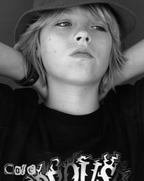  Cole Sprouse x3 He is SO much cuter/hotter than Dylan! Wuved him! and I still do! ;D