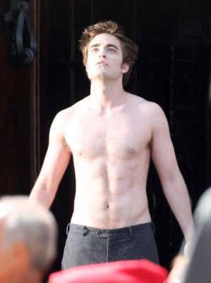 Im mostly looking forward to da part wen edward takes his shirt off! <3