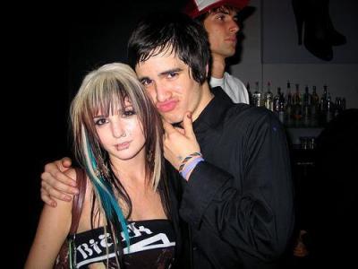  brendon urie doesnt have a girlfriend anymore. . .but him and audrey kitching did use to go out. . .but thats totally over!
