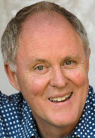 He seems like a good choice but while i was kusoma it I though John Lithgow whe Wanda described Jeb he would be perfect if he grew a beard I think he could play that kind side and the crazy side of Uncle Jeb