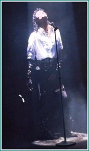 its one of my favorite, but i dont have a 1st fave of MJ's songs, its very hard to choose! :)
But I LOVE Dirty Diana <3