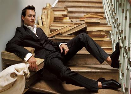 JOHNNY has a lot of beautiful photos and it's hard to pick
But this pic in specially is one of my favorites, because I love to see Johnny with short hair, the ways his hair is brush, his nice tuxedo, and the pose that he have in this pic is unique, I love him and I love this photo from the 2004 VanityFair Magazine 
Wow 6 years ago and Johnny stills the same!!!
