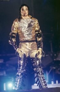  I amor the gold pants he wore during the HIStory tour!! Too sexy for words!!!