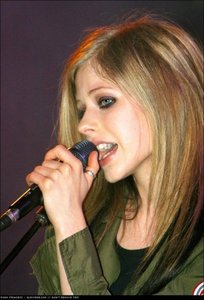  Avril's new album is set for release in June 2010... (I think!) yes! I've seen the movie Alice in Wonderland and heard 'Alice' her new song! I amor Alice! It's a wonderful song! I amor Avril Lavigne <33