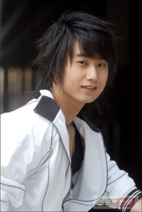 I like Heo young saeng very much