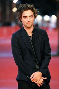 i am totally saying that Robert is Sexyyyyyyyy I'm head over heels in love with him :D