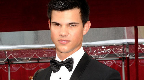 taylor lautner is sooo hot i love him noone could be hotter than him hes that hot OMG i wish i was kristen stewart so i could kiss him u no wat i mean