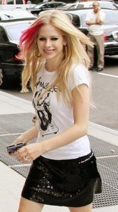 Omg.

I am so freaking sick of people comparing Avril to Taylor Swift, Miley Cyrus and all those other untalented (compared to Avril) disney stars!

Avril is the obvious winner. 