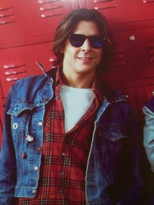  My "boyfriend" crush is John Bender of the " Breakfast Club". I think he is one hot Hunk. Yes I know that this is him back when he was 25yrs.old and now Judd Nelson is 50, but that doesn't change anything for me. Better than the little yuppies running the Показать these days. I hate boys my age. I like older men.