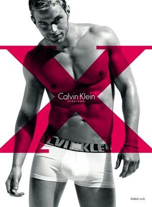  I think of the kellan lutz one of the hot male moduels!!!