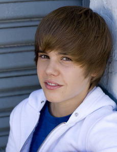 Justin Bieber has hazel eyes or when people say also brown