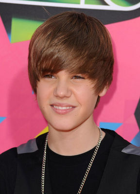 NOOOOOOOOO!!!!!!!!! WHERE DID YOU GET THAT????!!!!!!!!!! ANGER PROBLEMS???? WHAT???!!!!
CANT U SEE HES A HAPPY KID!!!! leave Justin Bieber alone!