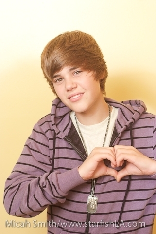  YES,I could have done anything to go on a tanggal with Justin Bieber <3 he is sooooo cute, i mean just look at him :