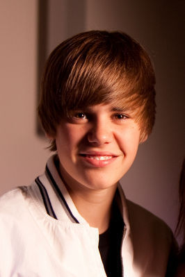  The easiest guestion :) I would Kiss Justin Bieber because he has got the sweetest lips in the world <3 Любовь him!!!