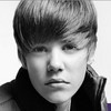  hes not gay because hes dating me :) we r in Liebe to <3 luv ya JB