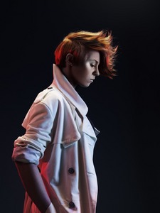  La Roux!!! totaly luv her!! shes amazing n so unquie n her own different way!!! XD im obbsesed da her!!