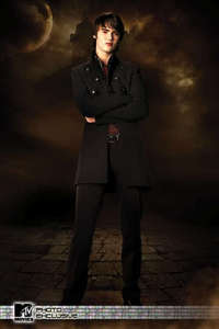  who think alec of the volturi is hot????? i do!!!