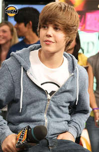  do 당신 think justin bieber has great hair?