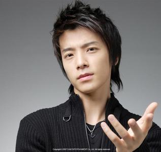  if donghae oppa be my specel encontro, data at da sweet place only me and him...., do u mind? look at him, he is asking u all 2..huhu