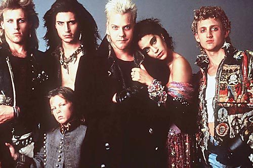  Favirote: DAVID (kiefer sutherland lost boys) Least favirote: would be Edward (but hes not even a vampire) so Louis de Pointe du Lac (brad pitt) for not biting anyone closer to the end