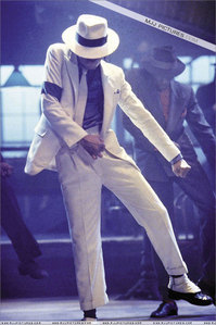  My favourite video has to be Smooth Criminal :) amor it <3