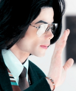  to the people who hate Michael: he didnt live to please you he lived to please his fans and the people that he loved