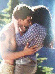 Not to be mean...but have you read Eclipse yet?

♥Team♥Twilight♥

Update:  Here is the pic of Jacob and Bella kissing....