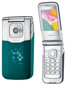  buy a Nokia supernova anyone of them i have this one and it works really good and it is really girly too it come it two Skins either red ou green i l’amour it and its camera is better then a 3.2 mega pixel one