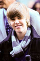  hey does anyone know if justin can talk to his fan on this site if so lets find out how