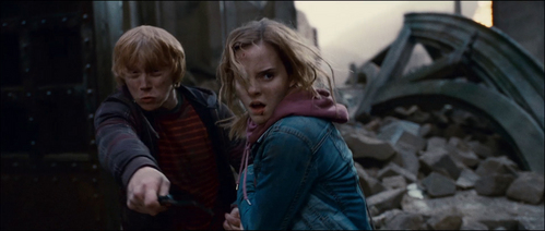 I absolutely adored the Romione scenes, in ALL of them they were holding hands!!! So adorable!!!!



Plus the rest of the footage looked amazing too ;)


P.S. This picture is my screensaver =D