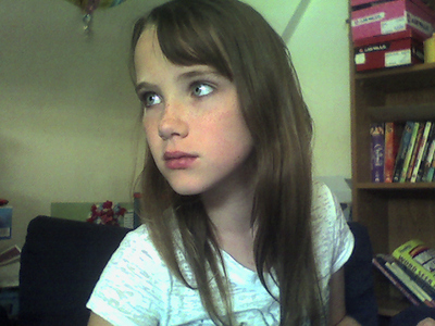  I think I could pass for renesmee im 12 years old I can pass for 9 and if I dont look like her i can curl my hair au even get a wig also theirs make up to make wewe look paler and contacts to get brown eyes all im looking for is my face be honest!! -Aly