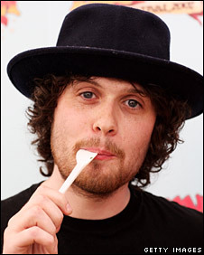  JON FRATELLI <33333333 his bands The Fratellis and Codeine Velvet Club are the best he just rocks