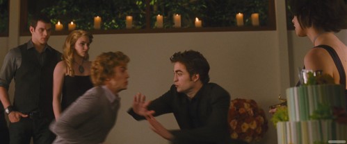  Don't Edward and Jasper look funny in this picture?