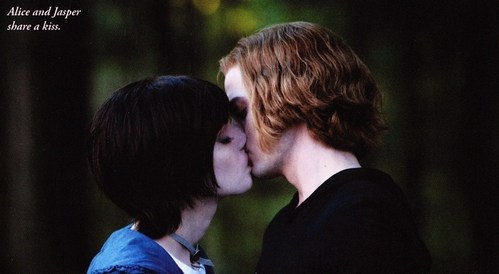 i like the sceen where Alice and jasper kiss, it was so cute!!