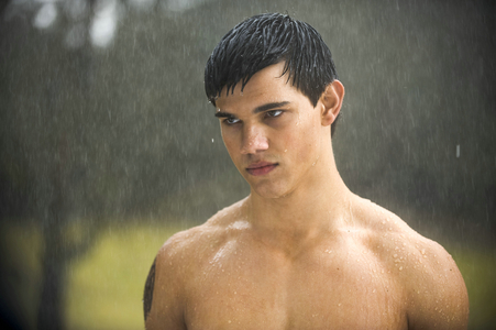 im team jacob because hes so hot and i like him beter than edward 