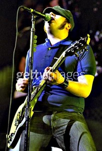  PATRICK STUMP!!!!!!!!!!!!!!!, AND WITH HIM LOOKING LIKE THIS!!!!!